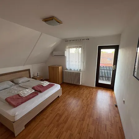 Szomszéd Ház Apartamento