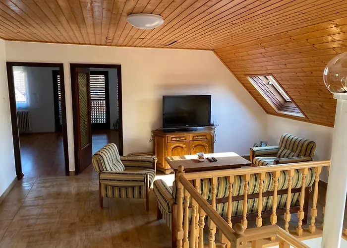 Apartment Szomszed Haz Keszthely